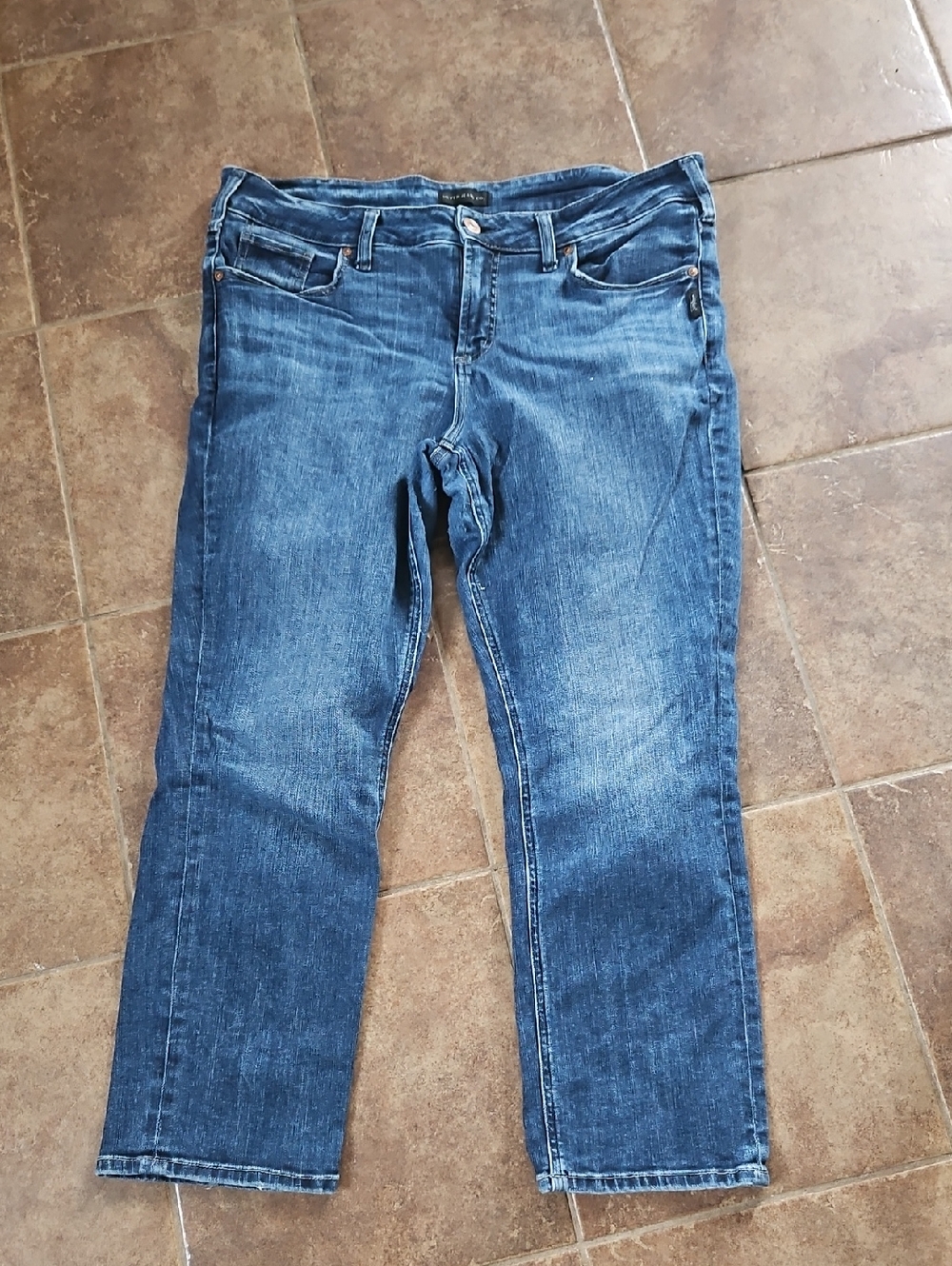 Silver Jeans Women's Dark Blue Straight Leg Denim Suki Capri